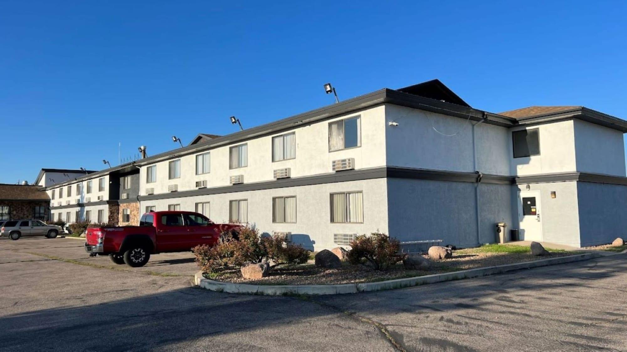 Vista Exterior Wingate by Wyndham Beaver I-15
