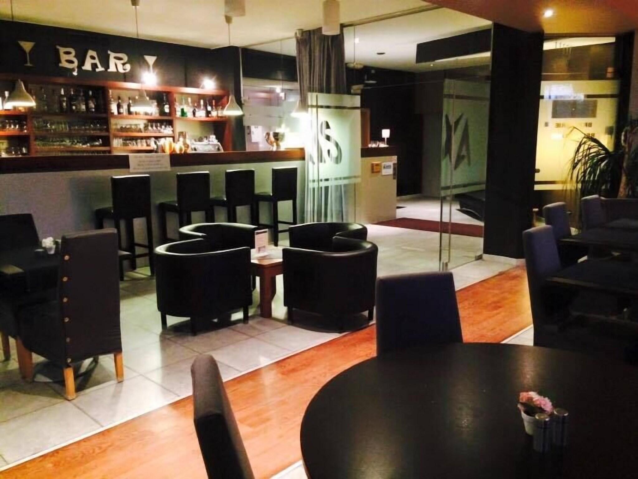 Bar/Salón Axis Hotel