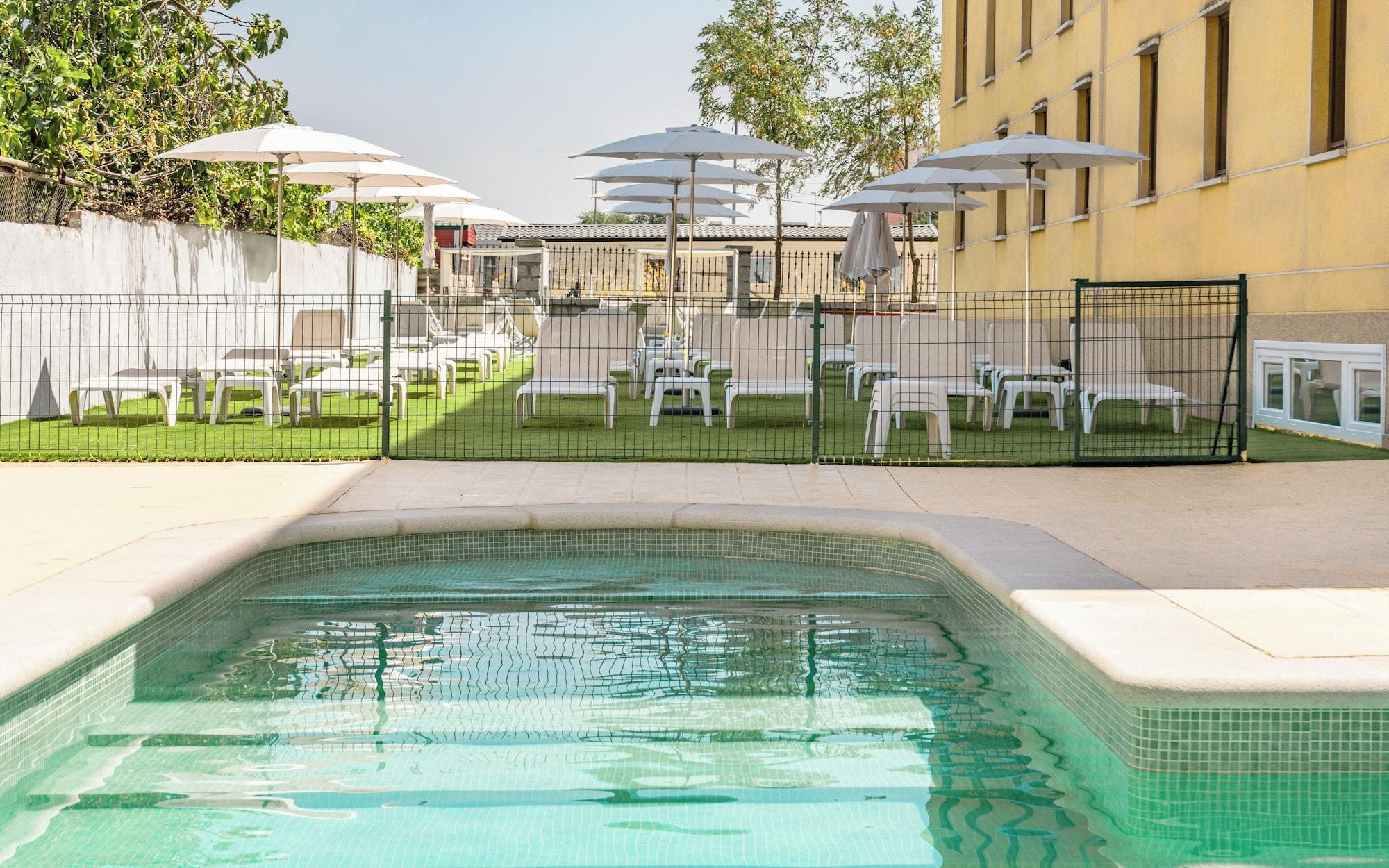 Vista Piscina Checkin Madrid Móstoles