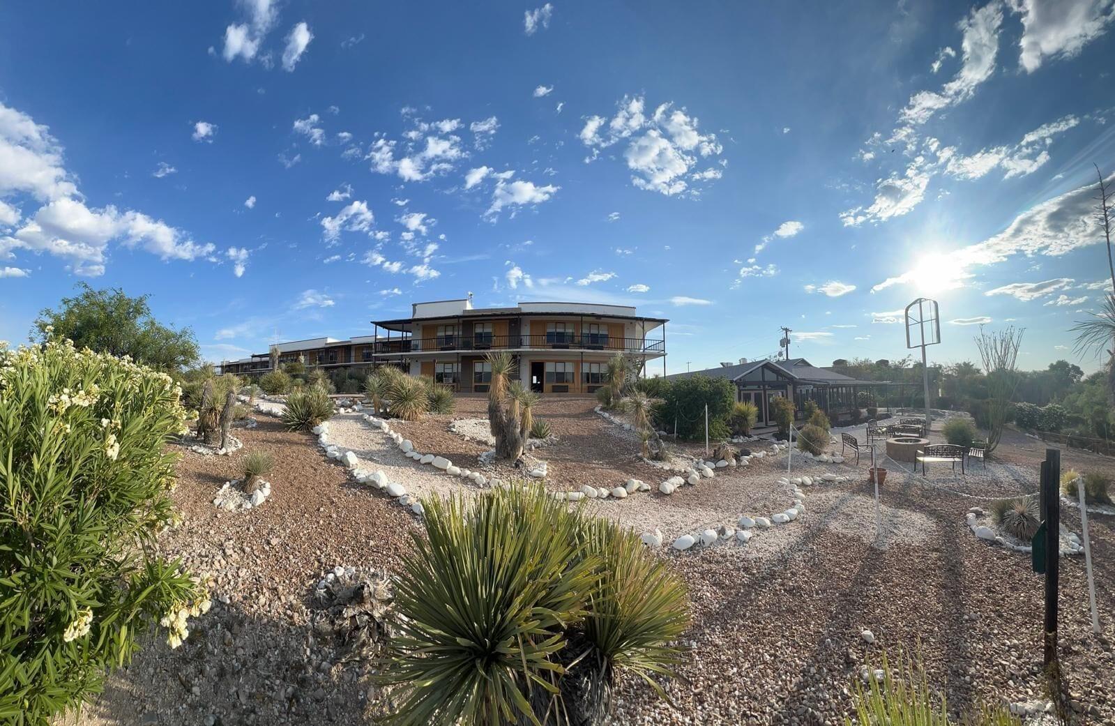 Vista Exterior Landmark Lookout Lodge