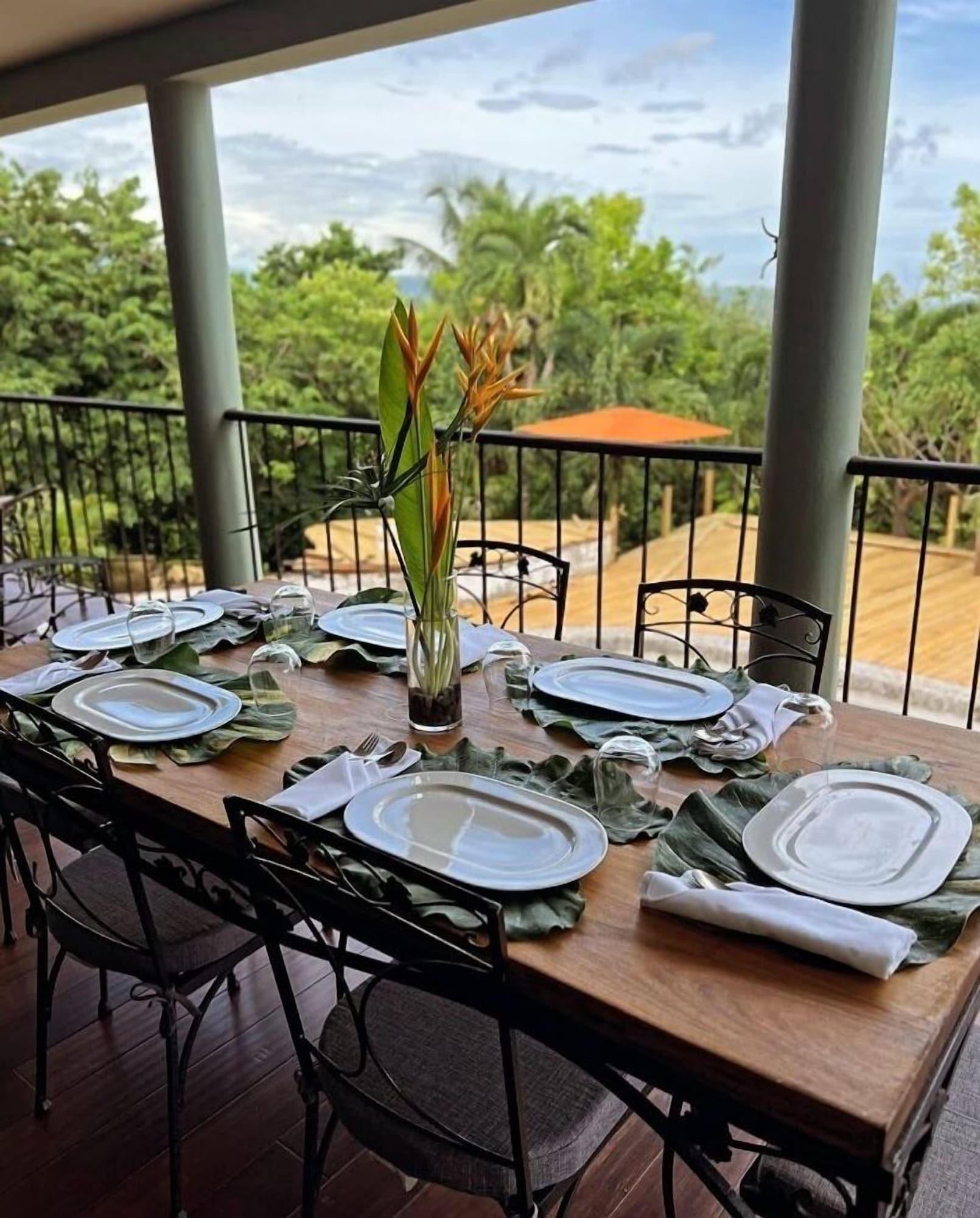 Restaurant LF Jungle Retreat