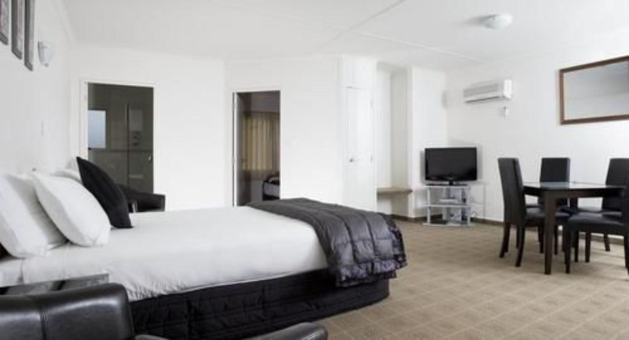 Varios Hygate Motor Lodge