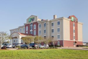 Alojamiento - Holiday Inn Express Hotel & Suites BYRAM by IHG