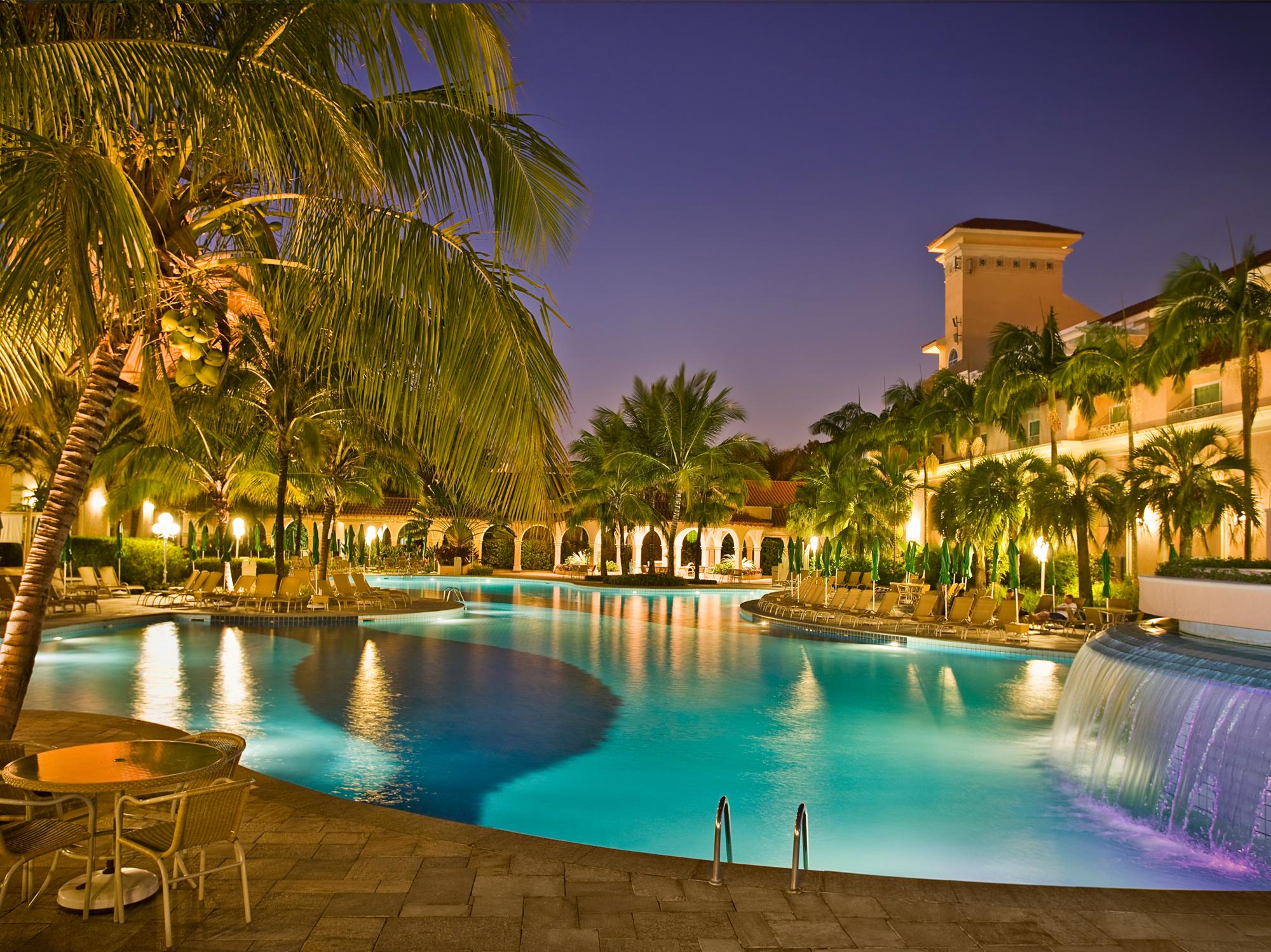 Vista da piscina Royal Palm Plaza Resort