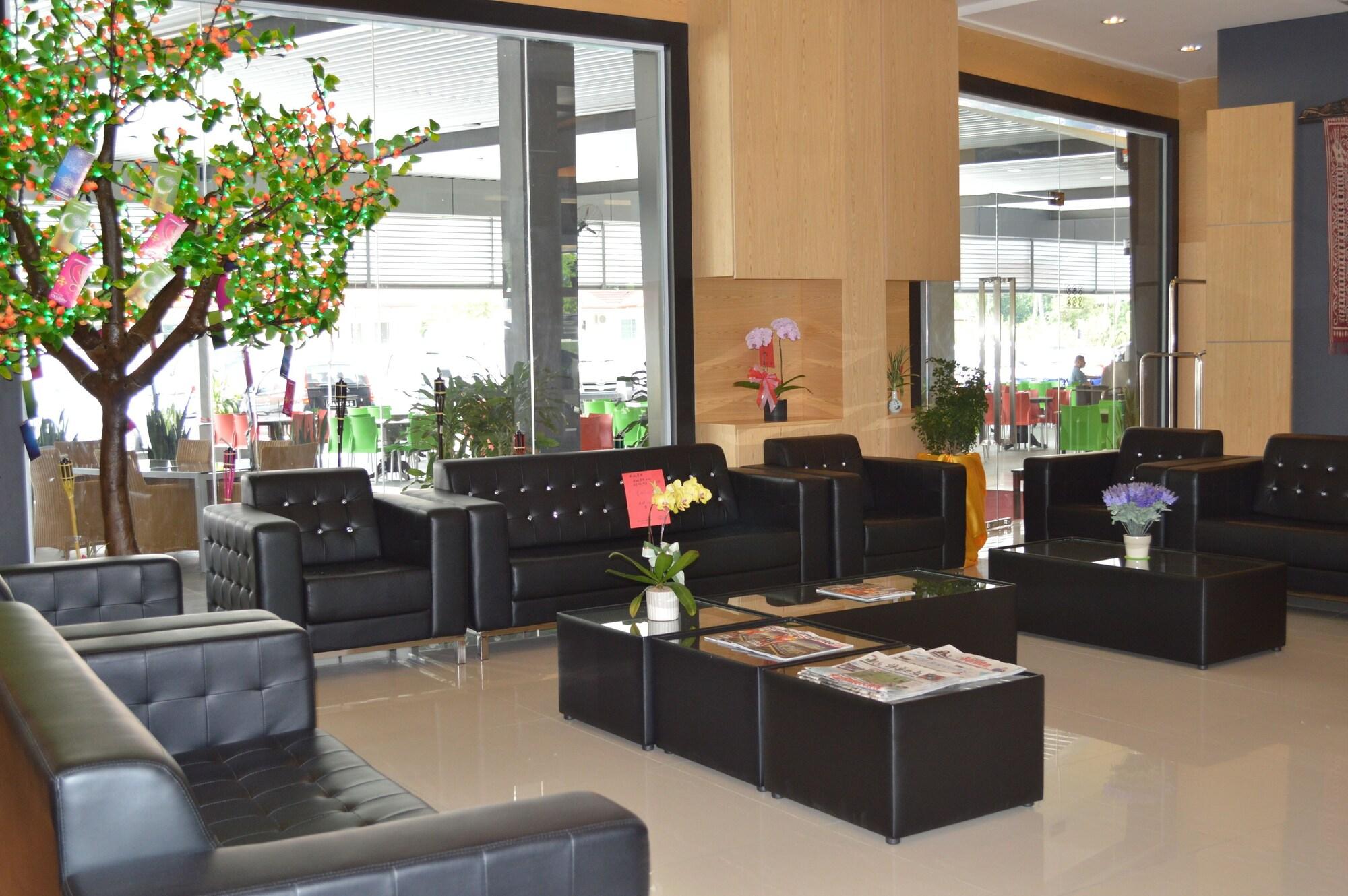 Vista Lobby Paragon Lutong Hotel