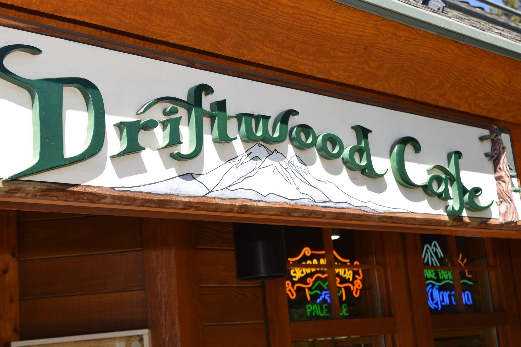 Restaurant Heavenly Village Condos - Grand Residence