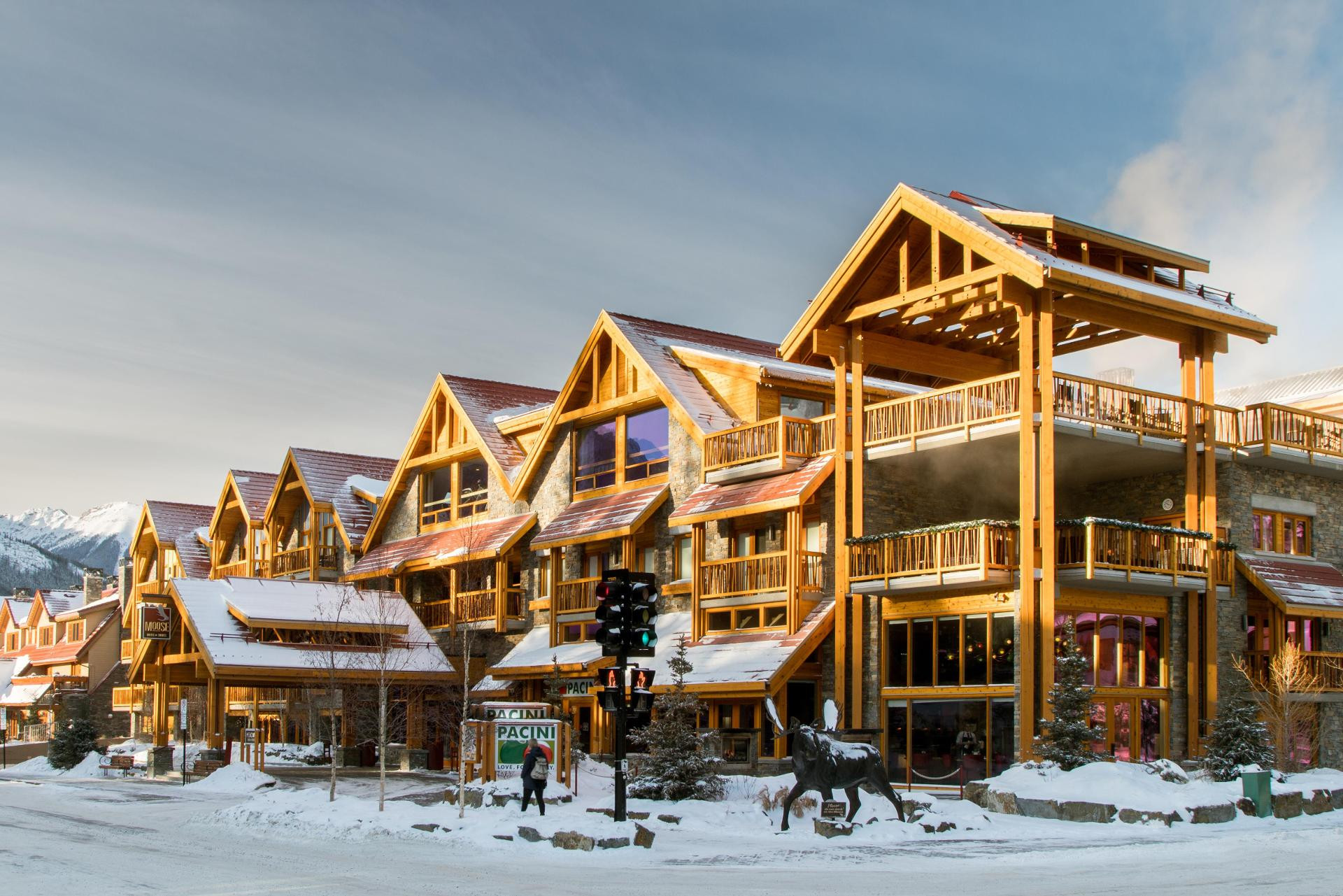 Vista Exterior Moose Hotel And Suites