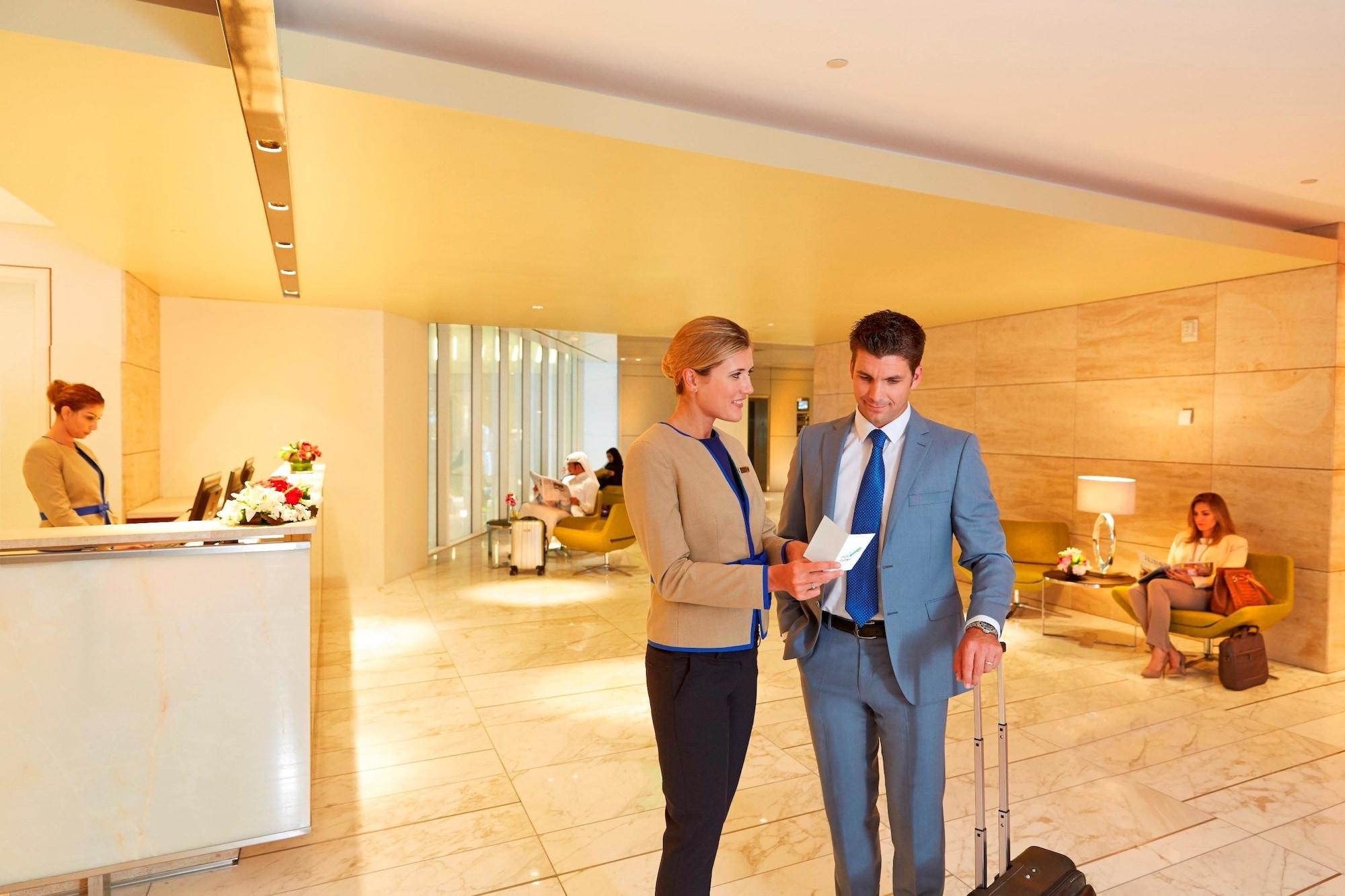 Vista Lobby Oryx Airport Hotel