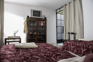 Alojamiento - Affordable Hosting in Lima Perú, we can accommodate 9 guests for this price.