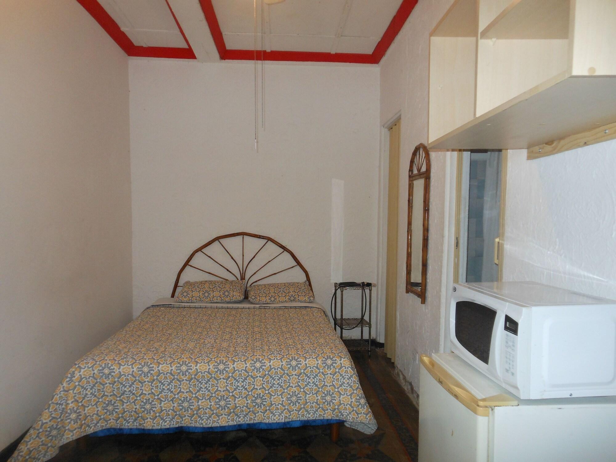 Varios Ara Macao Inn