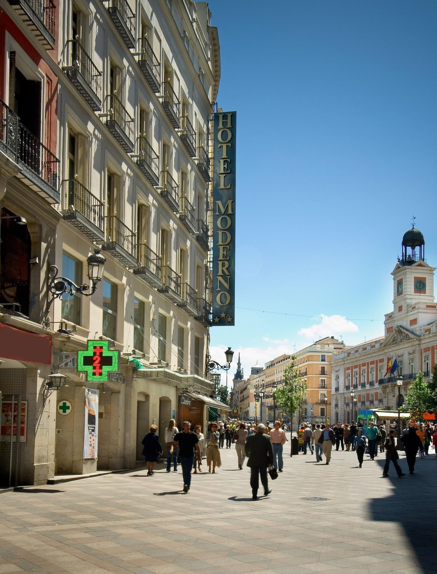 Vista Exterior Hotel Moderno