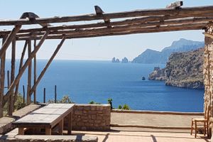 Actividad - Tour de trekking por la bahía natural de Ieranto