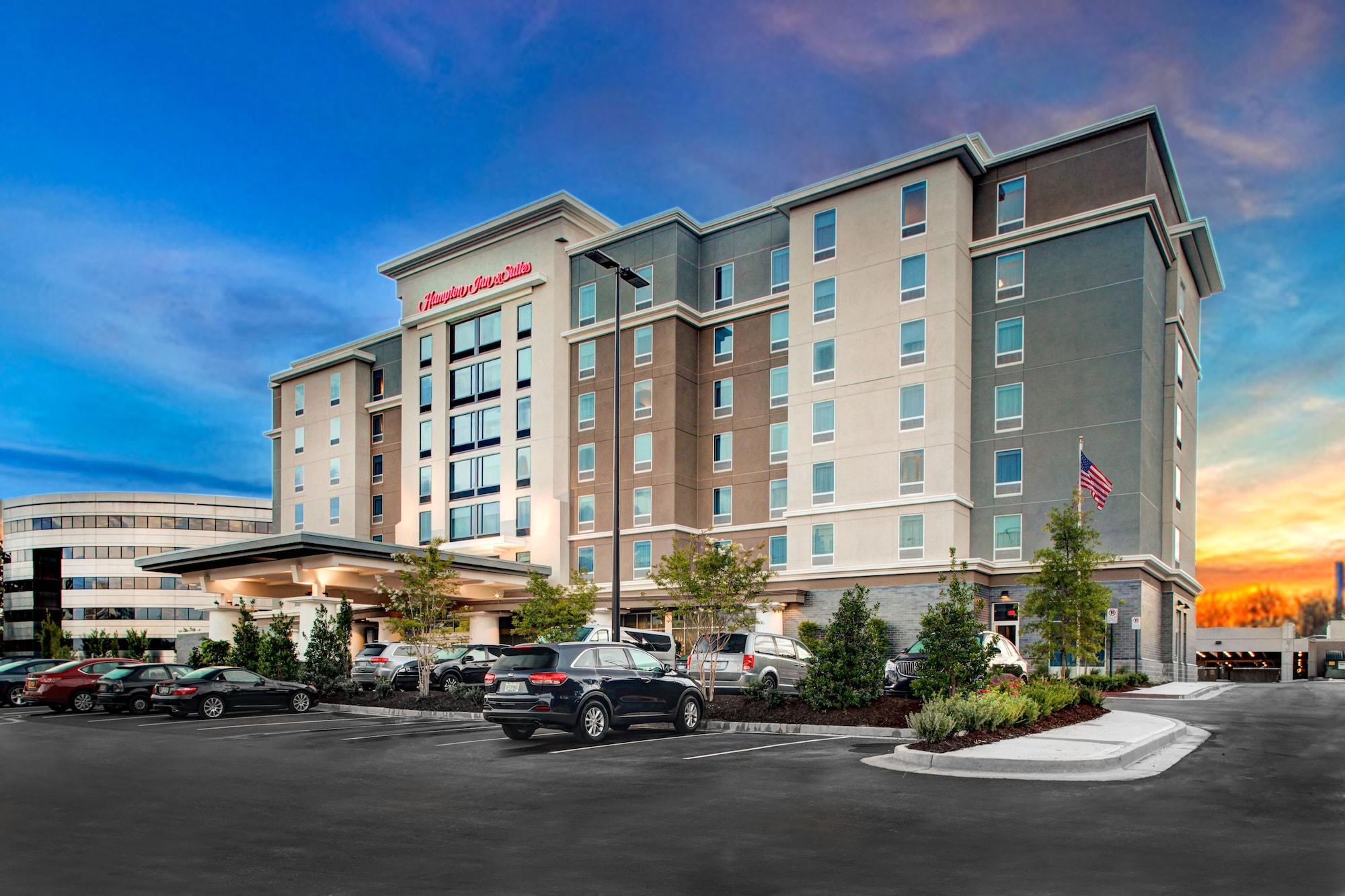 Vista Exterior Hampton Inn & Suites by Hilton Atlanta Perimeter Dunwoody