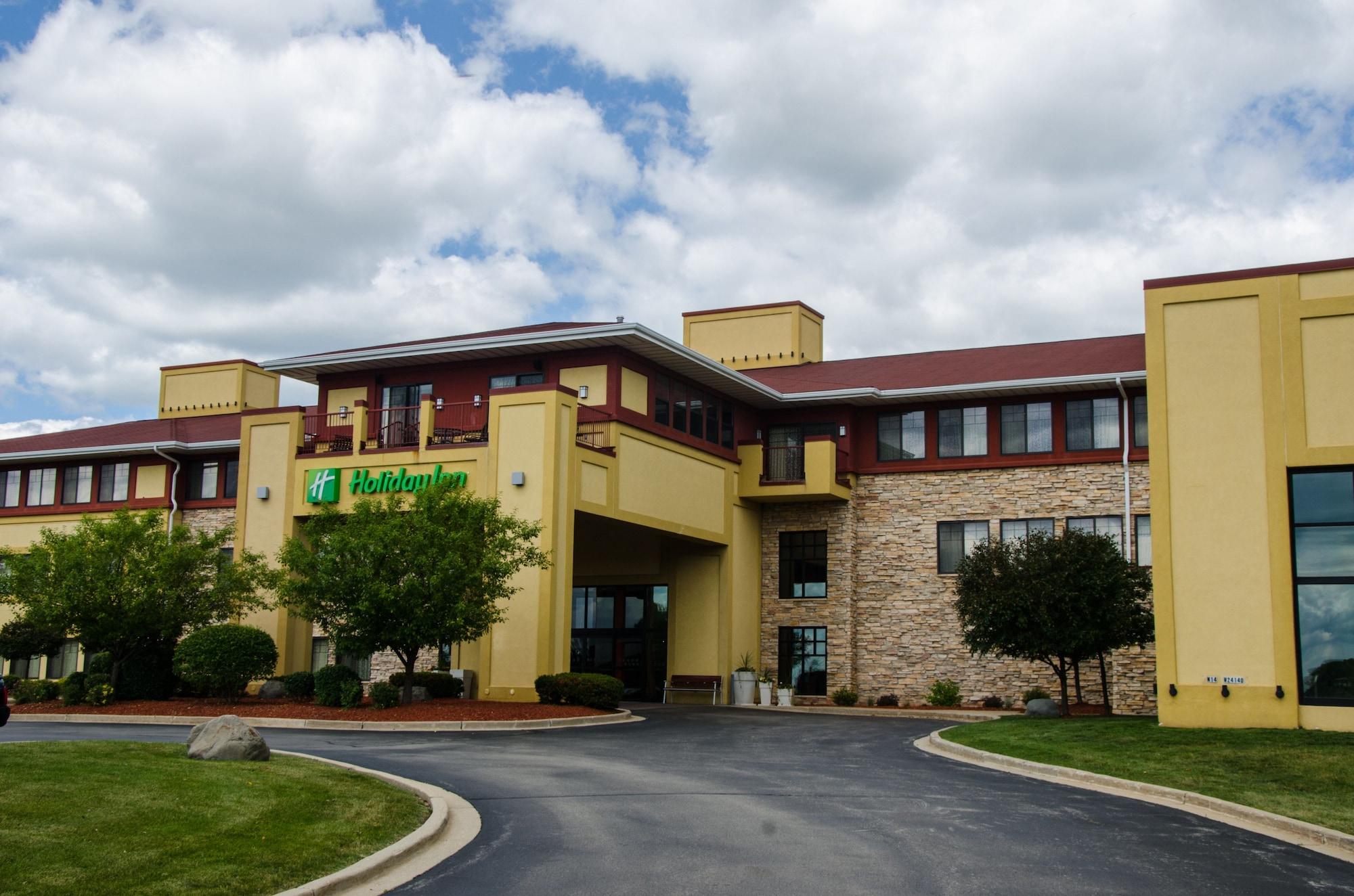 Vista Exterior Holiday Inn Pewaukee - Milwaukee West by IHG