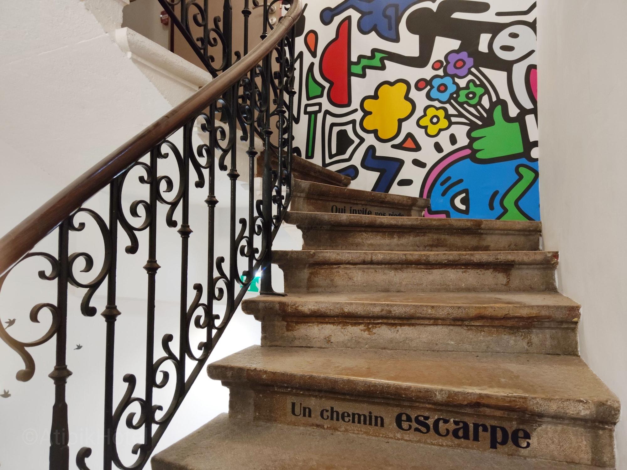 Varios Atipik Hôtel