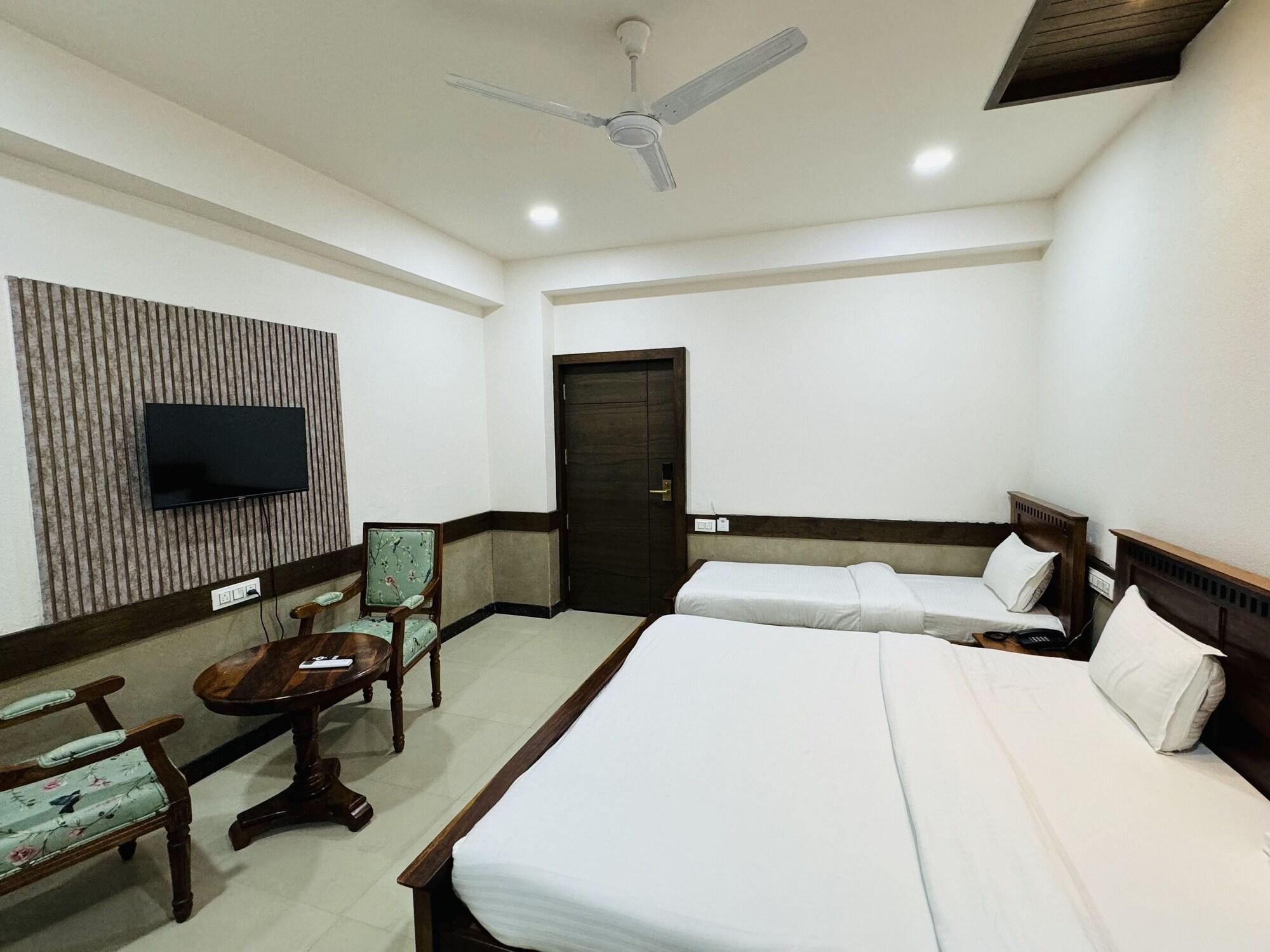 Habitación Hotel Tirth by Sonu Cafe