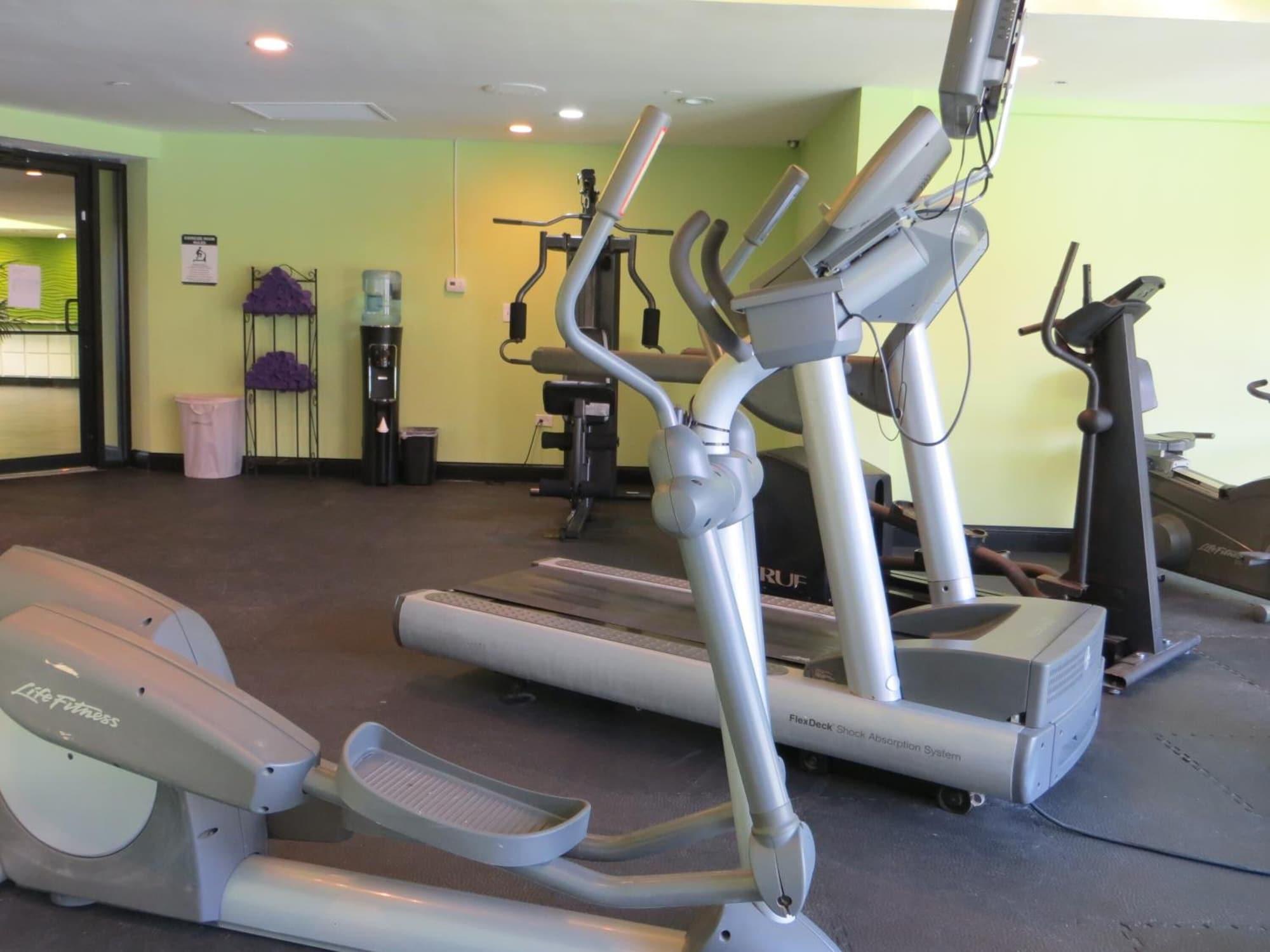 Gimnasio Grand Hotel Orlando at Universal Blvd - Shuttle to Theme Parks