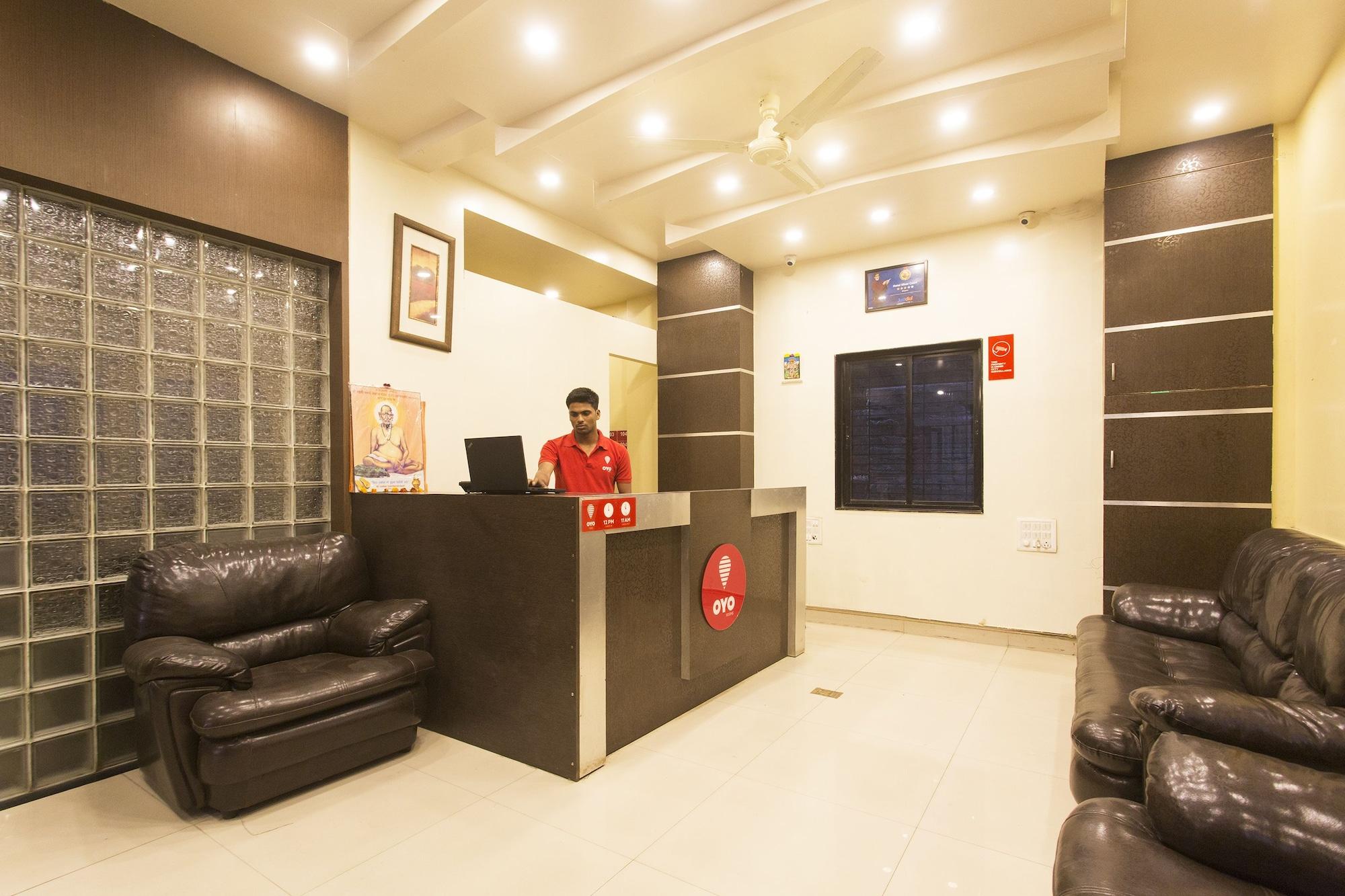 Vista Lobby OYO 11091 Hotel Silver Court
