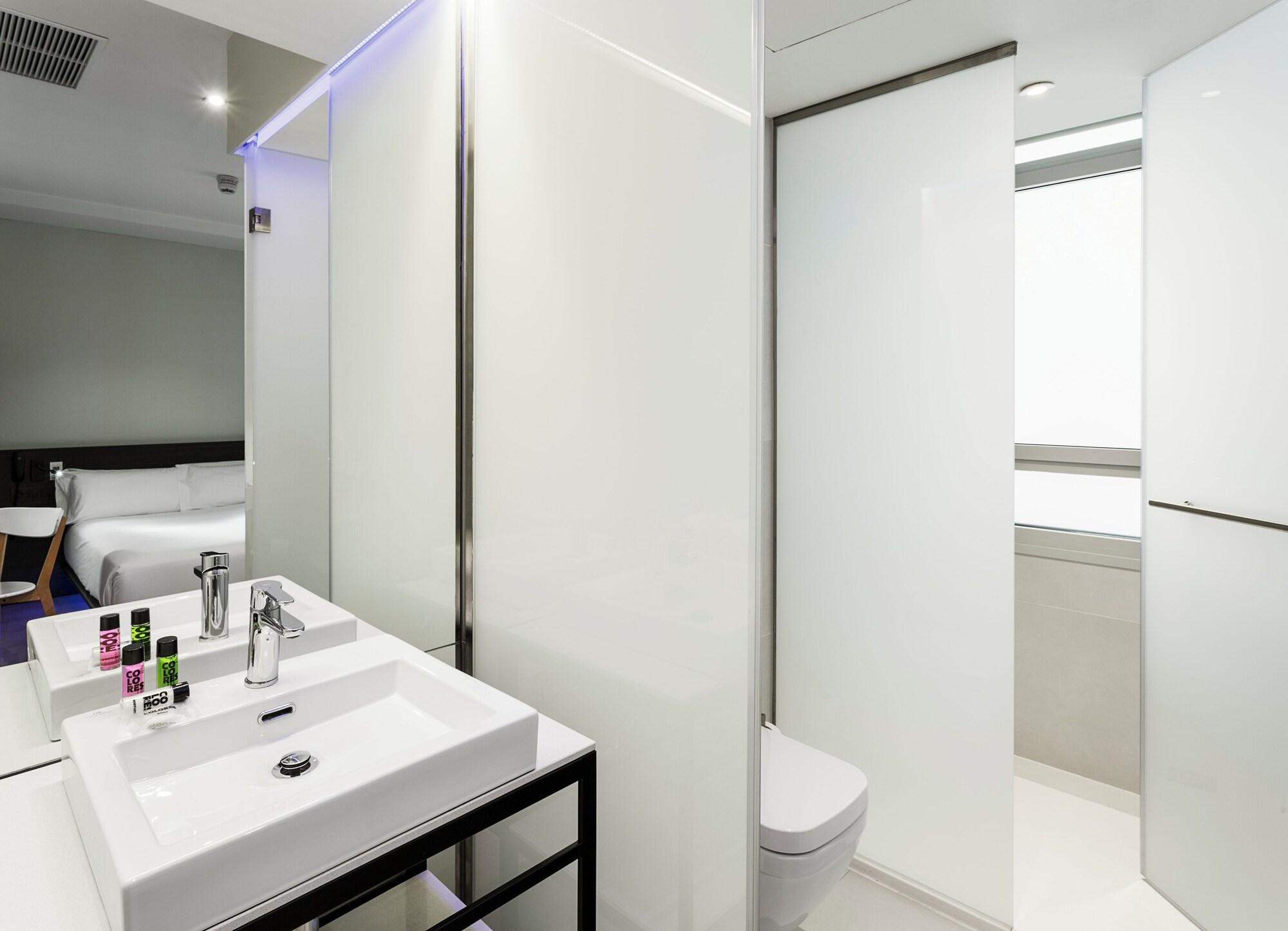 Equipamiento de Habitación B&B Madrid Centro Puerta del Sol