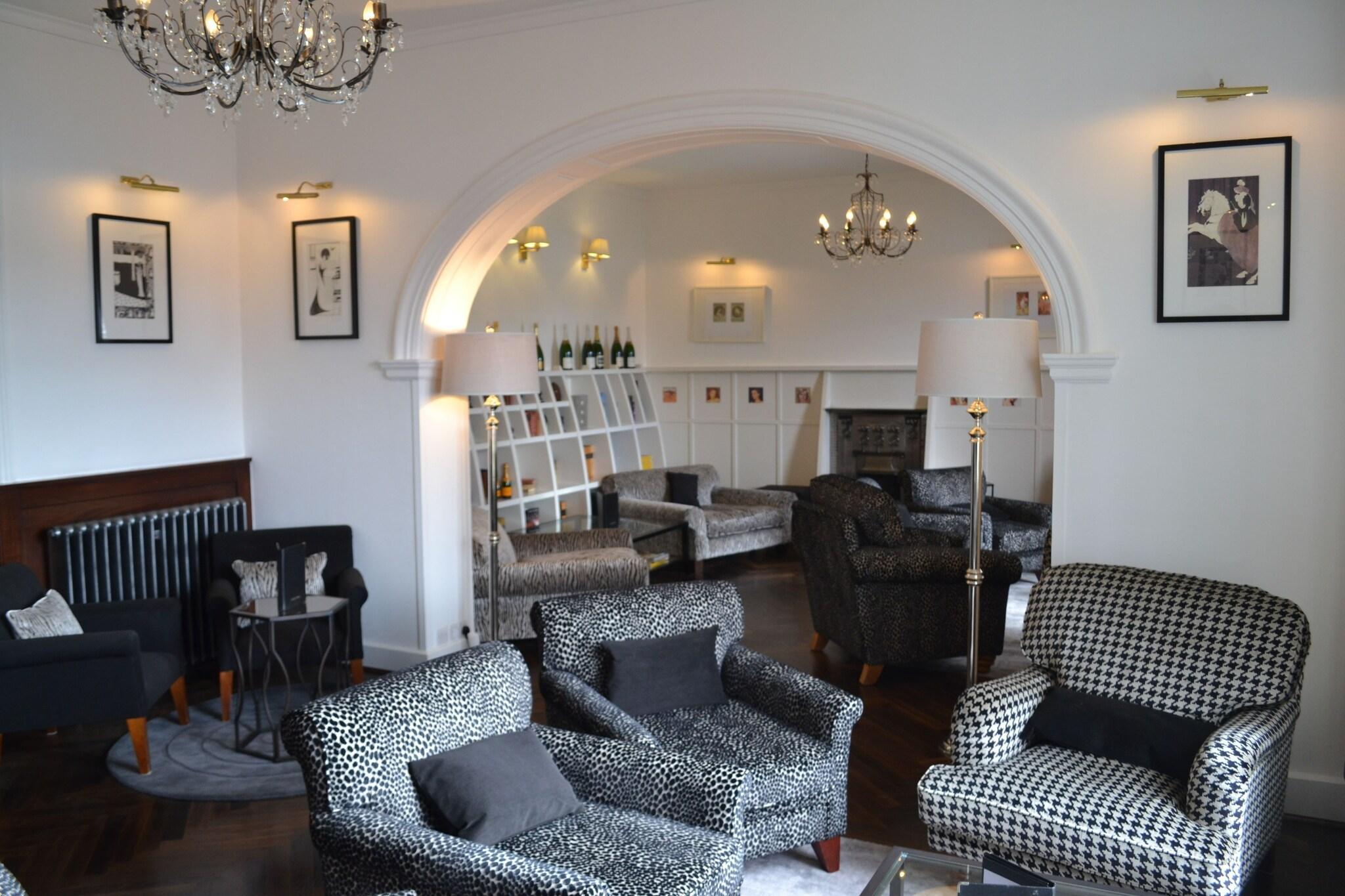 Vista Lobby Low Wood Bay Resort & Spa