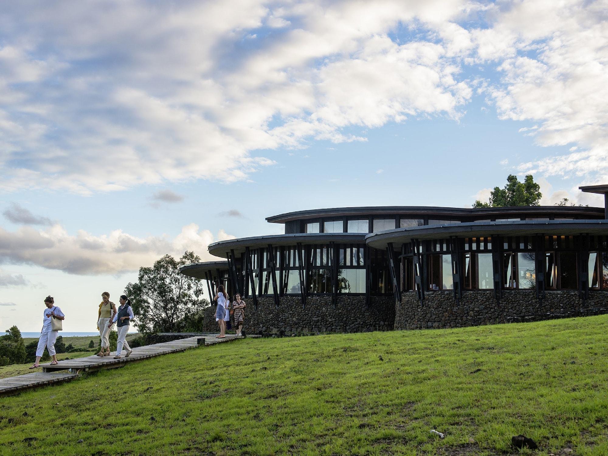 Vista Exterior explora Rapa Nui