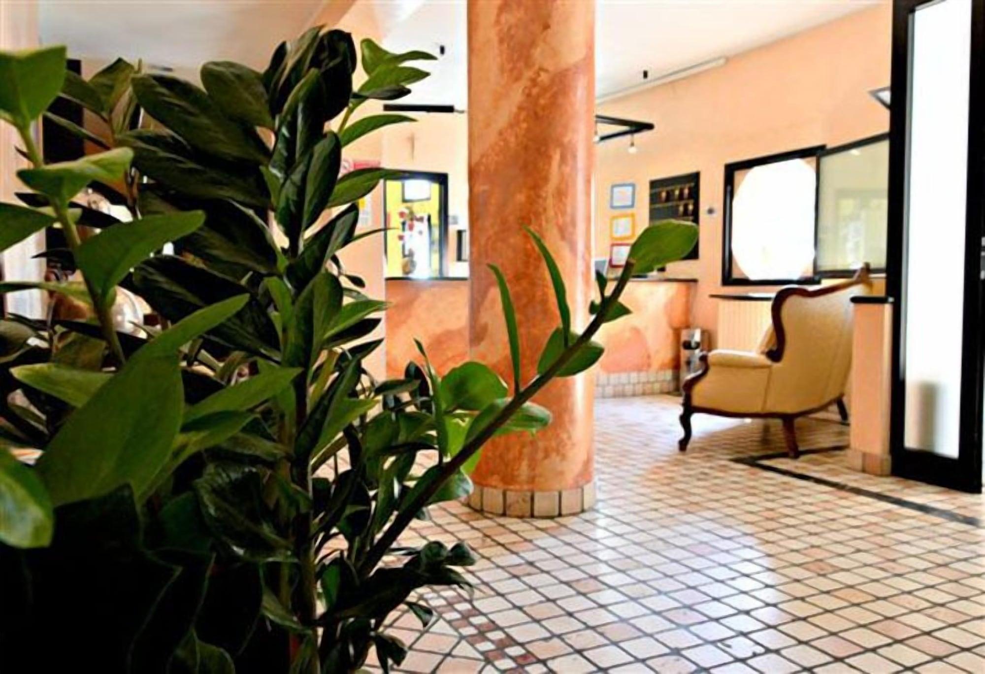 Vista Lobby Hotel Stazione sul lago di Iseo