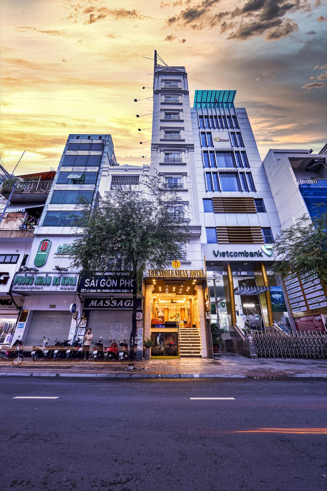 Vista Exterior The Noble Swan Saigon