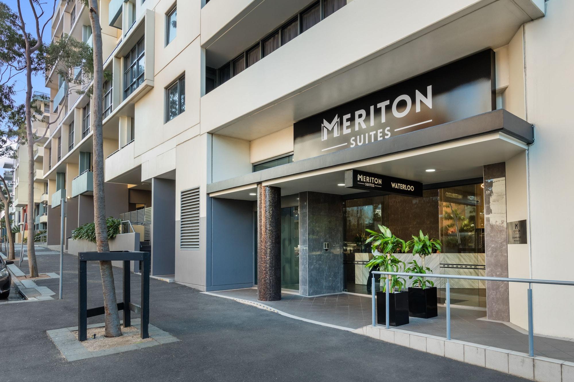 Vista Exterior Meriton Suites Waterloo