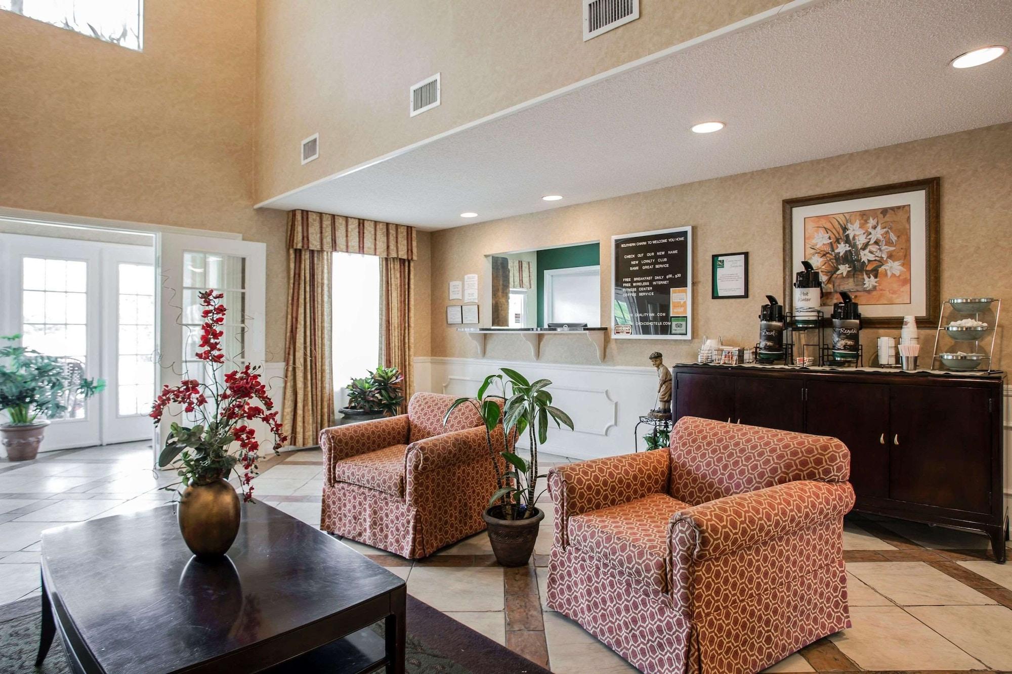 Vista Lobby Quality Inn Waynesboro