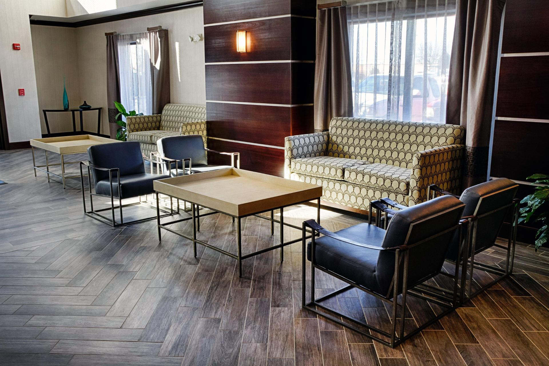 Vista Lobby Holiday Inn Express and Suites Sidney