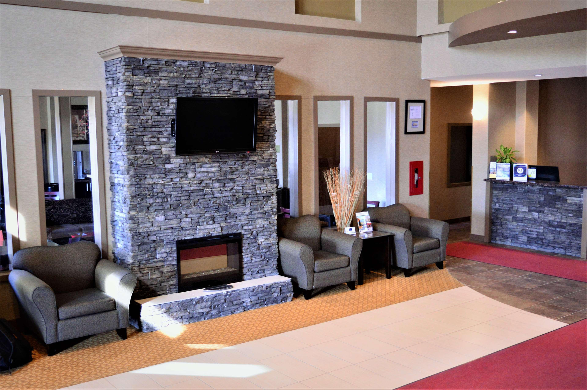 Vista Lobby Best Western Estevan Inn & Suites