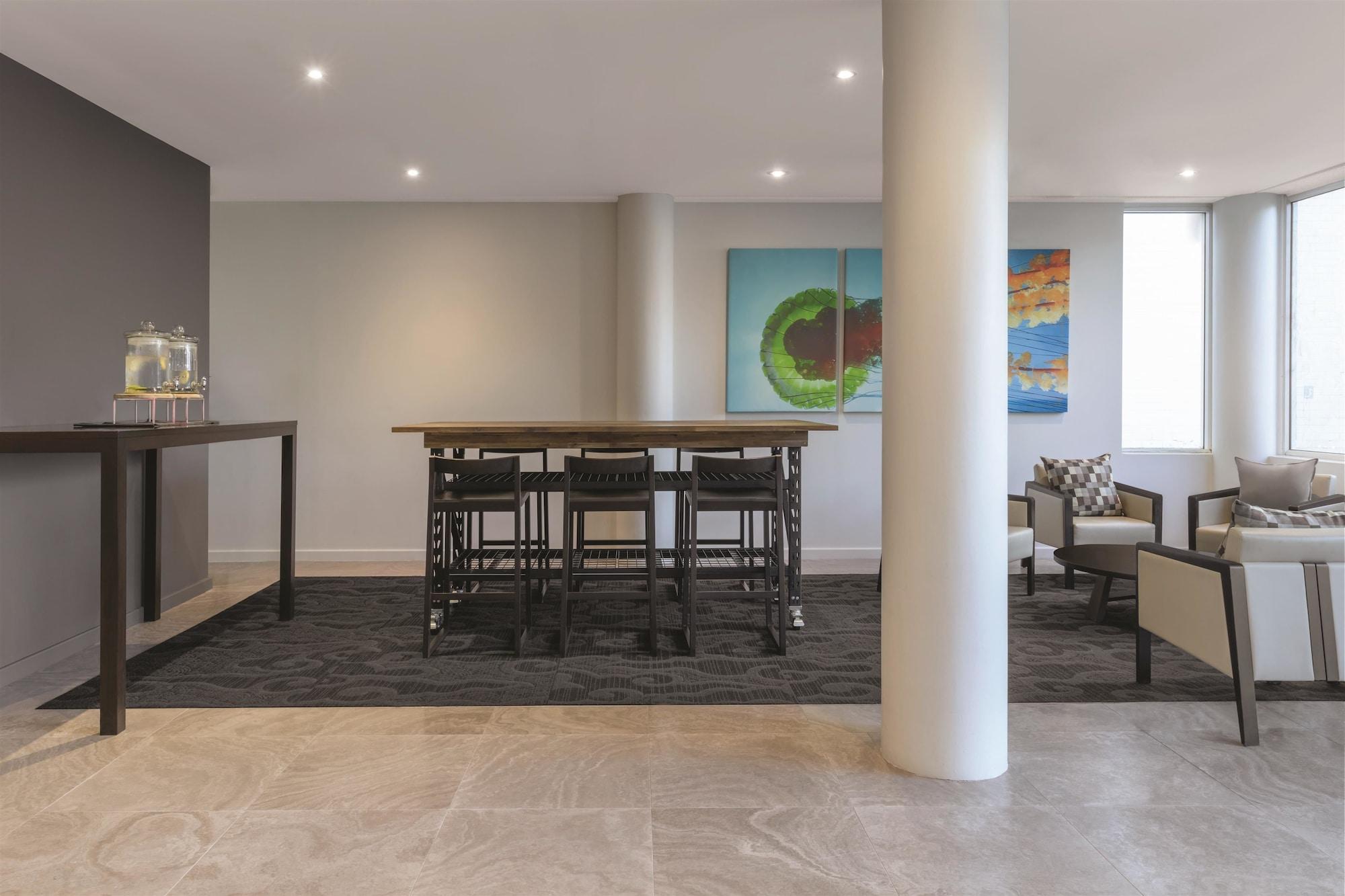 Vista Lobby Rendezvous Hotel Perth Central