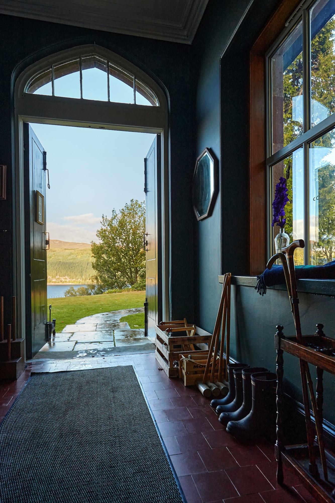 Vista Lobby Foyers Lodge