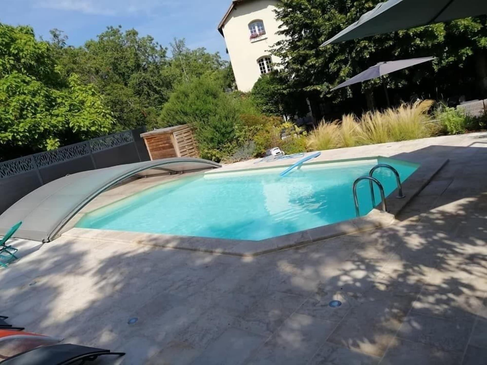 Vista Piscina Les Insolites de la Pouillyzotte