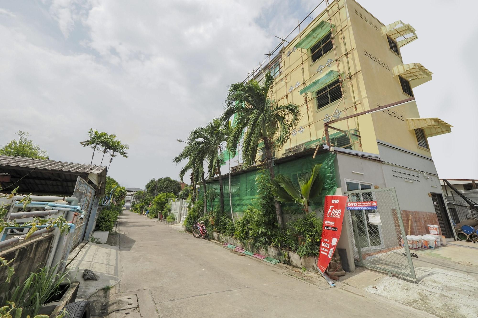 Vista Exterior OYO 471 Sunshine Apartment