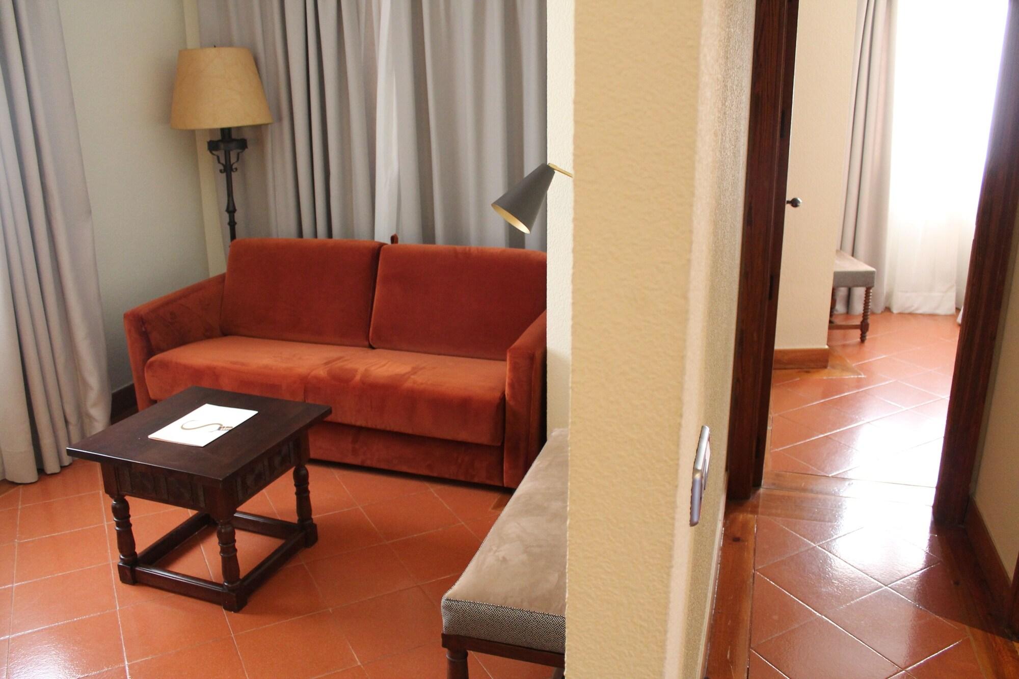 Equipamiento de Habitación Parador de Santo Domingo de la Calzada