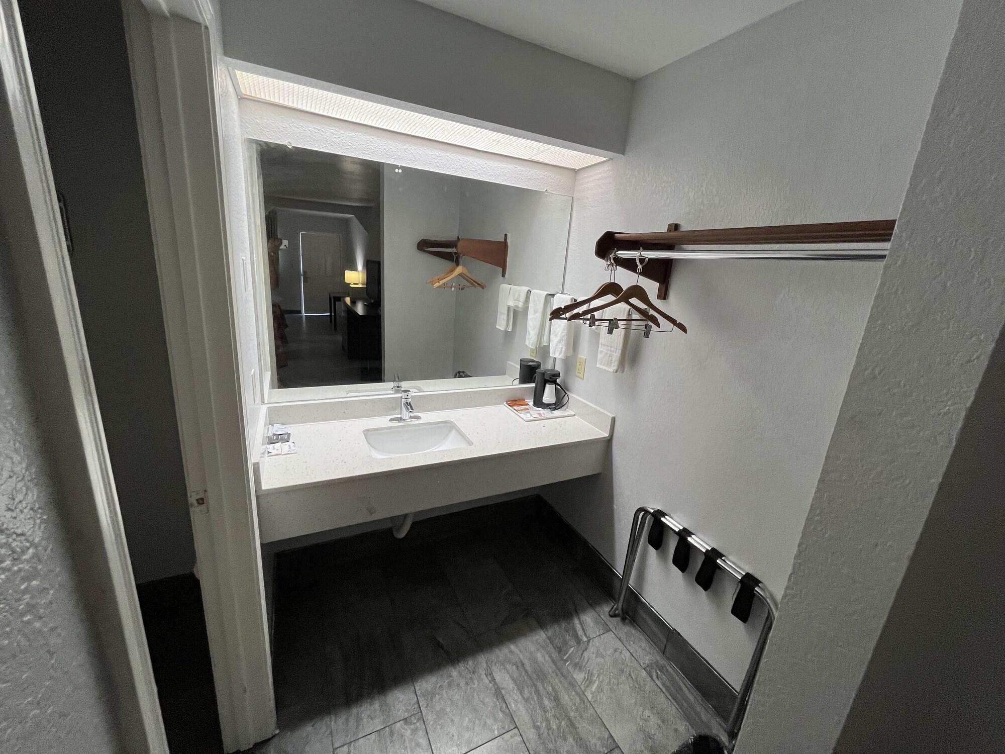 Equipamiento de Habitación Atria Inn & Suites