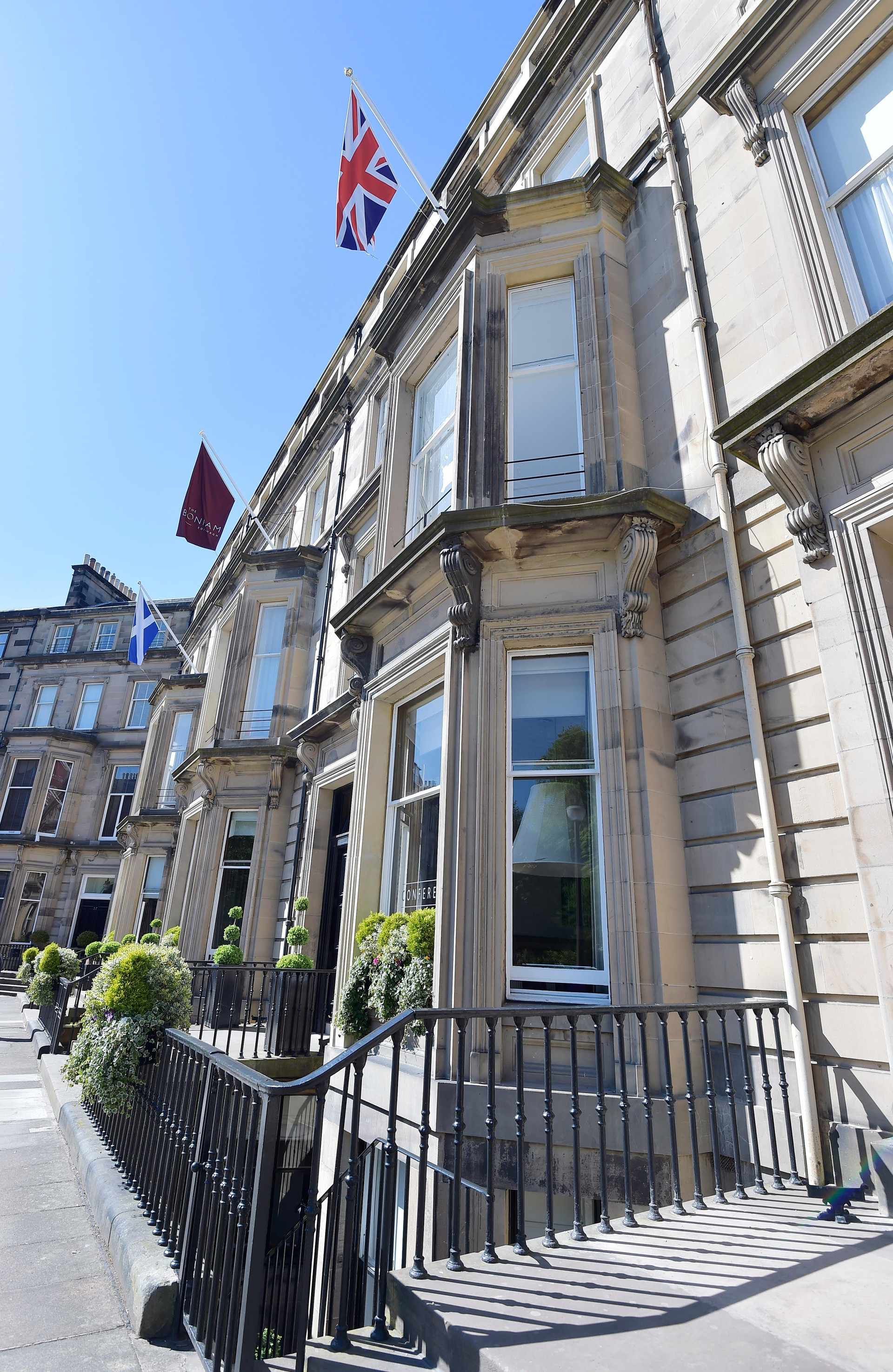 Vista Exterior The Bonham Hotel