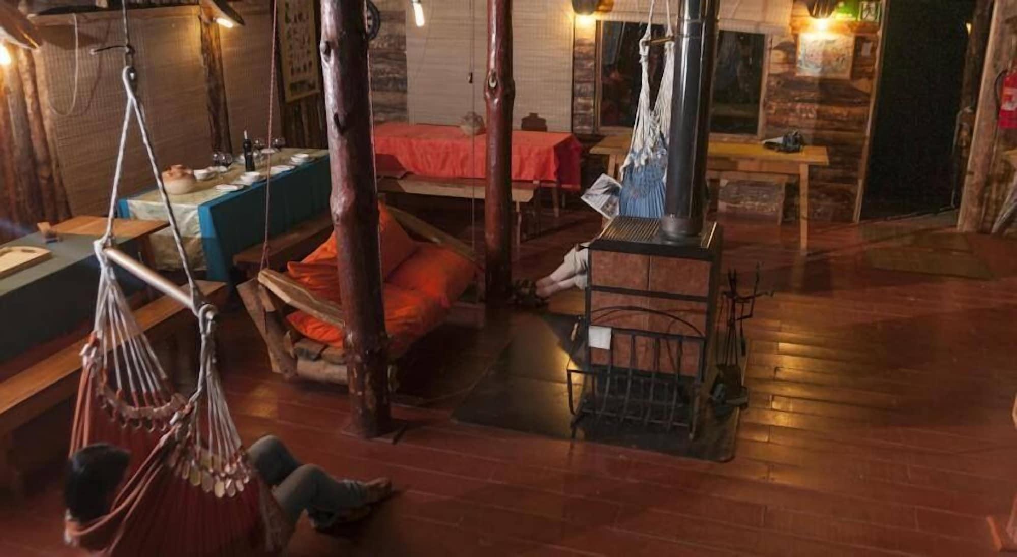 Comodidades del Alojamiento Cabaña y Hostal Salamandras