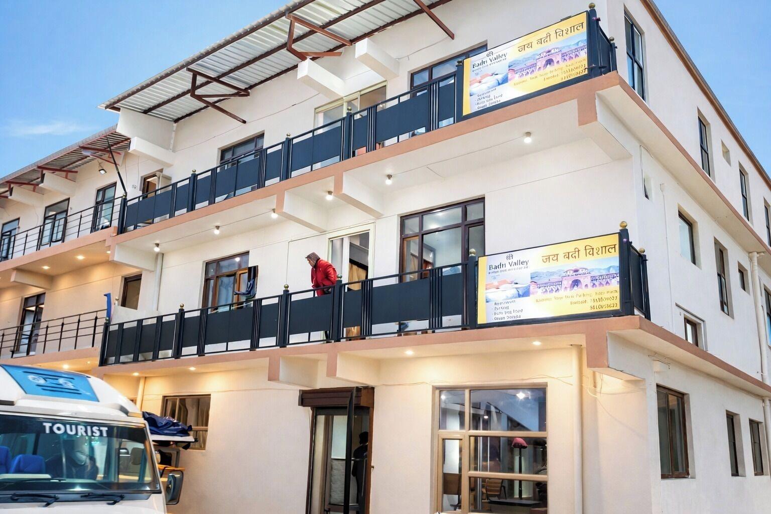 Vista Exterior Badri Kalash Valley