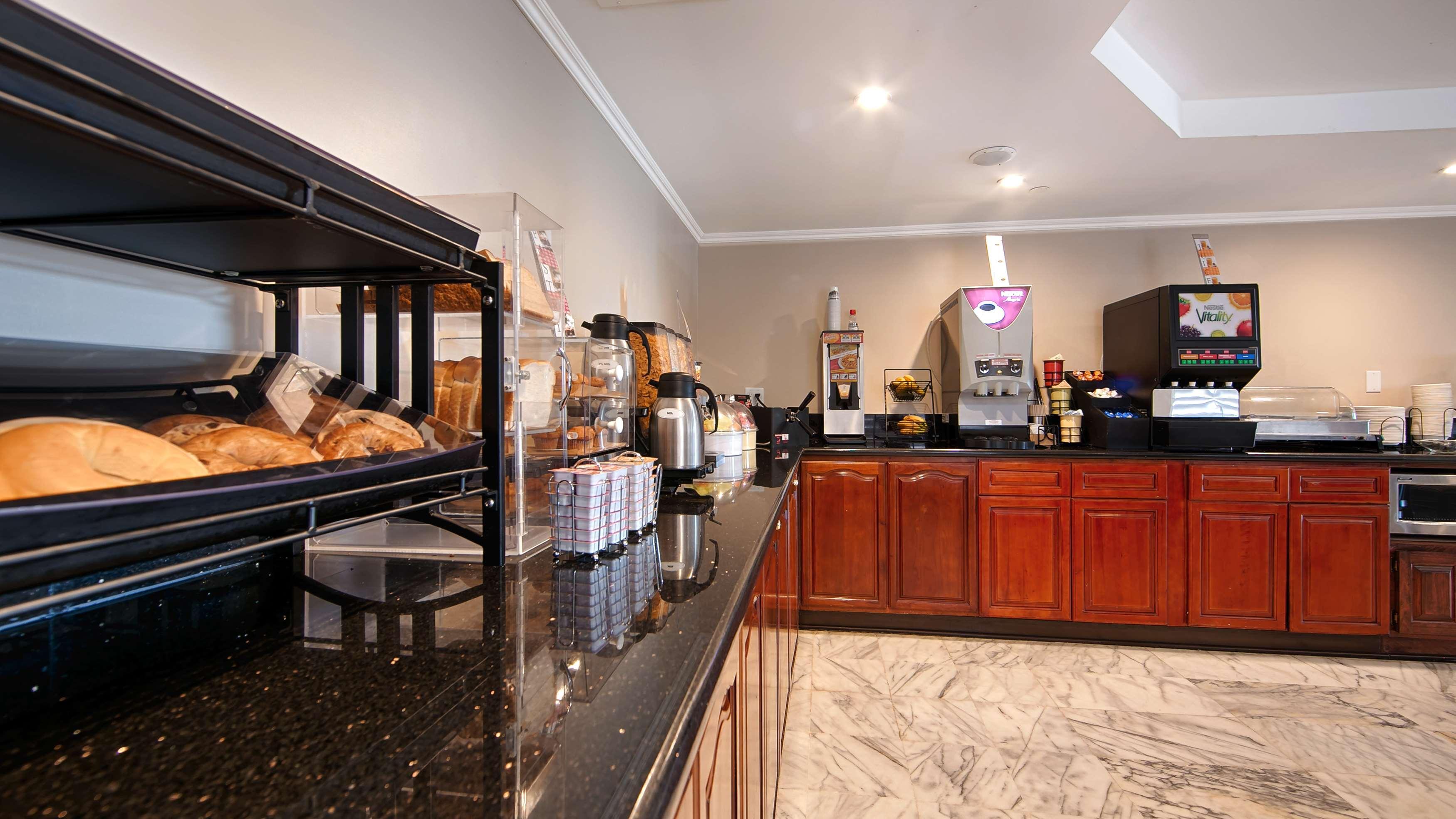 Restaurant Best Western Pasadena Royale Inn & Suites