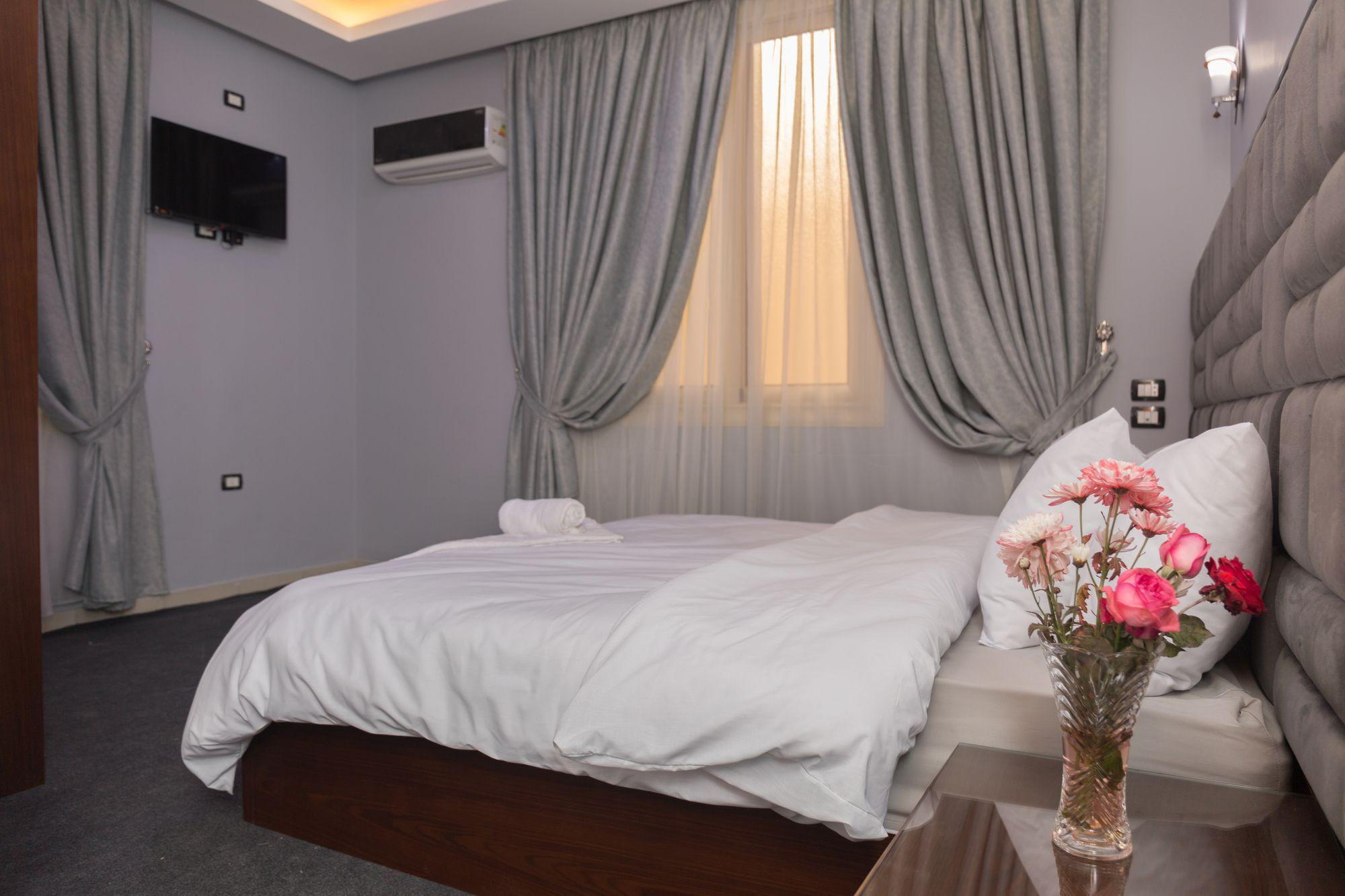 Varios Capital Hotel
