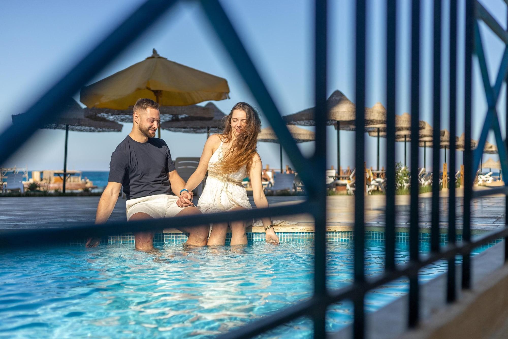 Playa moon beach resort