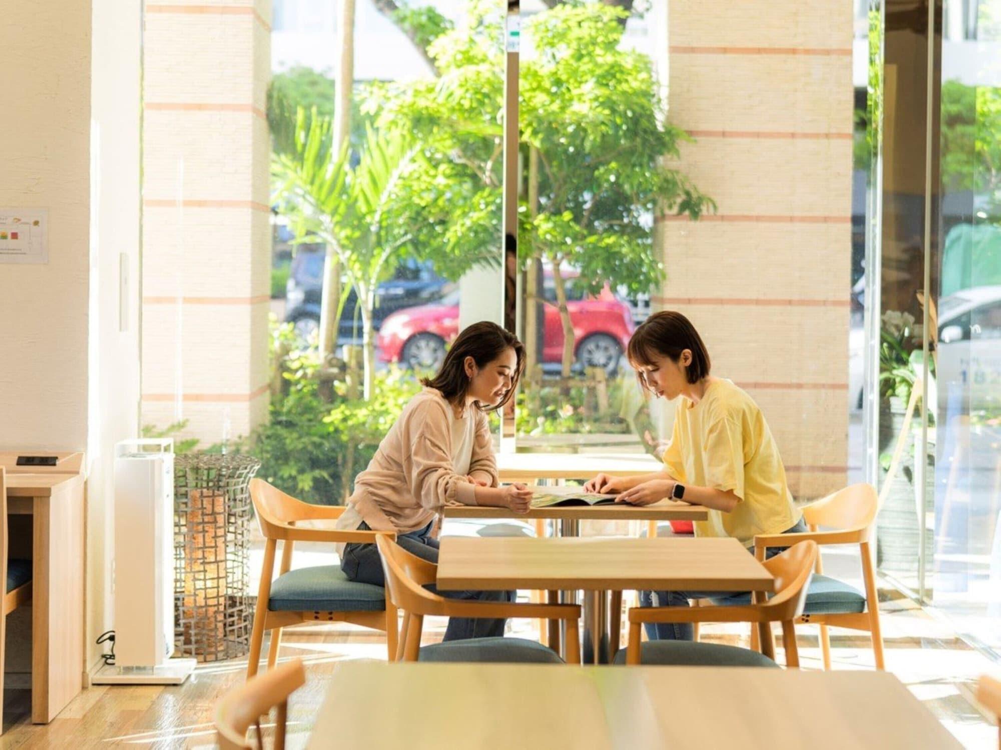 Bar/Salón Nishitetsu Resort Inn Naha