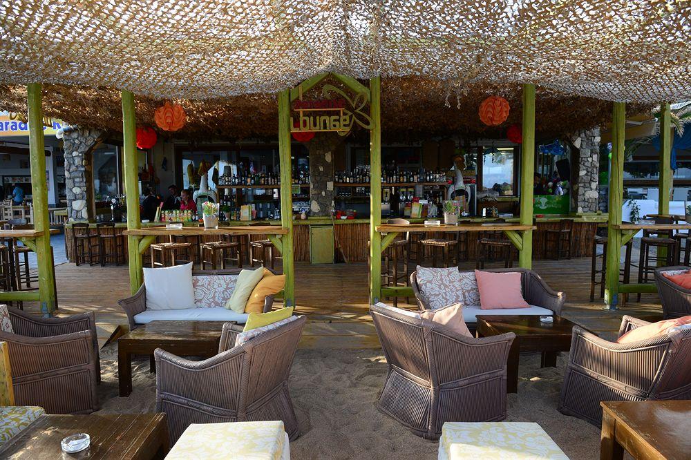 Bar/lounge Paradise Beach Resort