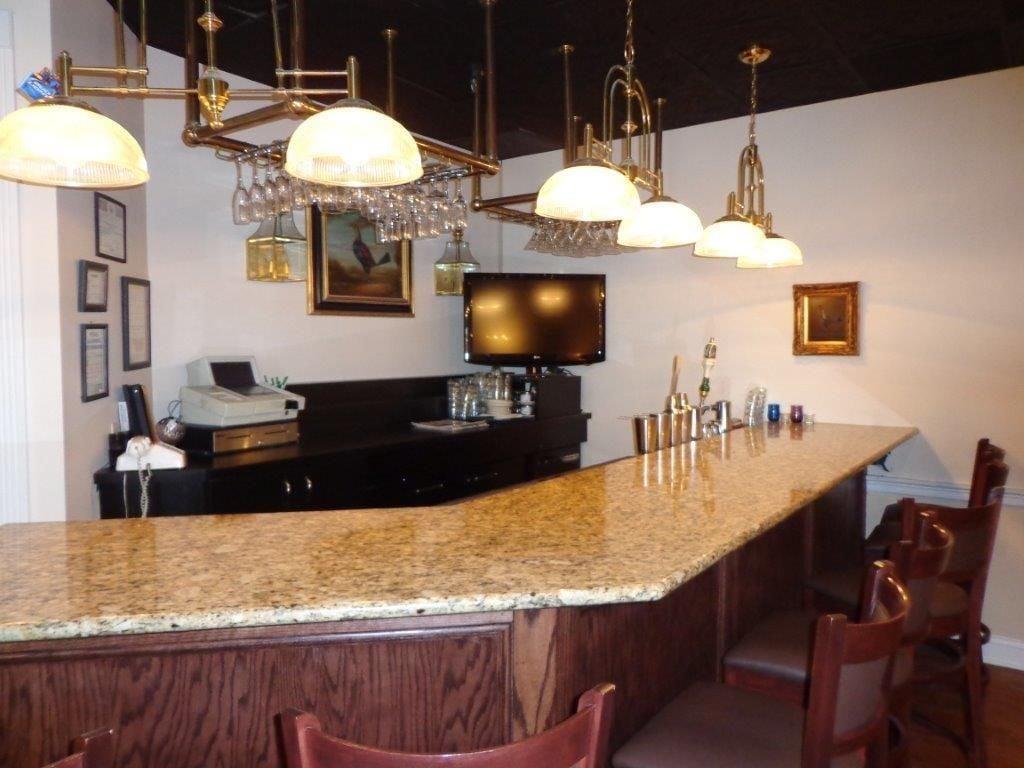 Bar/Salón Euro Suites Hotel