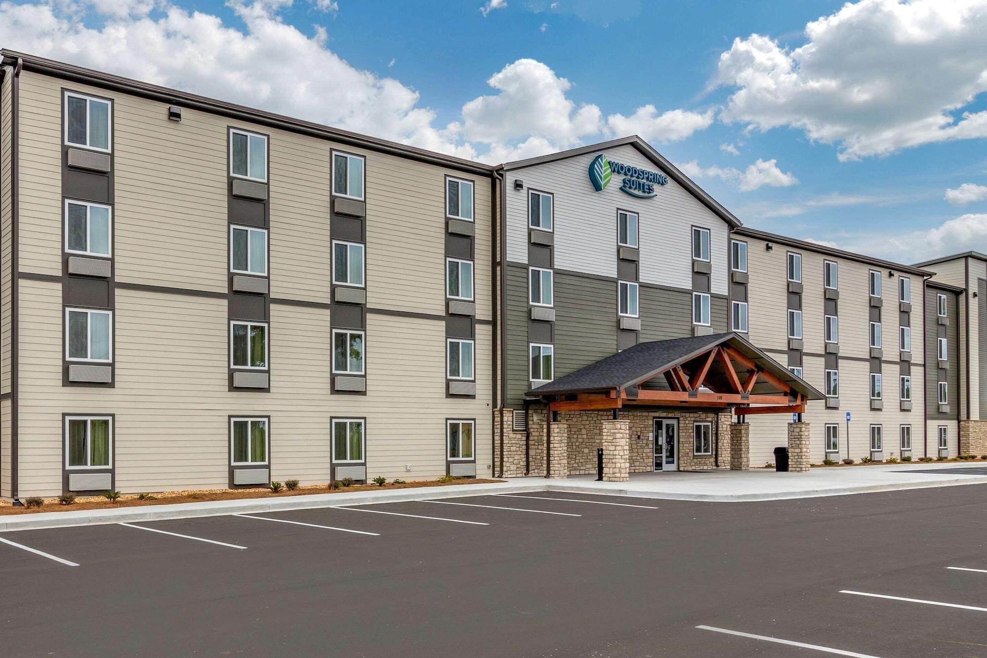 Vista Exterior WoodSpring Suites Brunswick