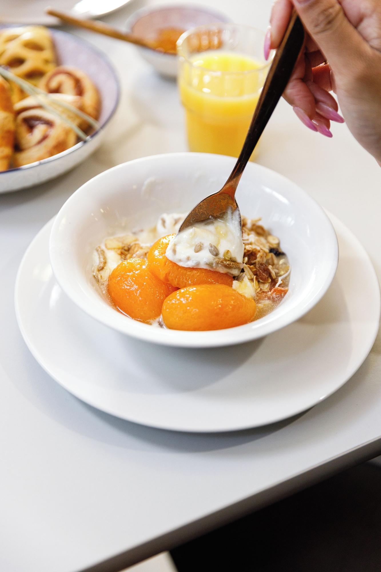 Restaurant YHA Cairns Central