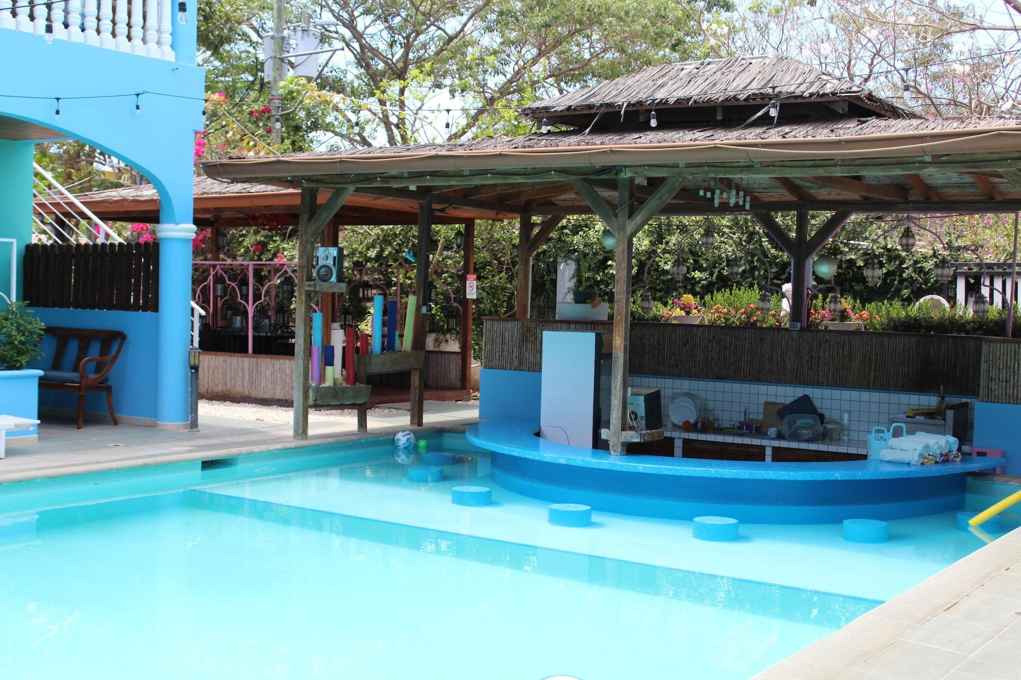 Vista Exterior Toro Blanco Resort