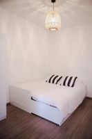 Alquiler Vacacional - Modern 2BR City Condo • Design-Driven & Central